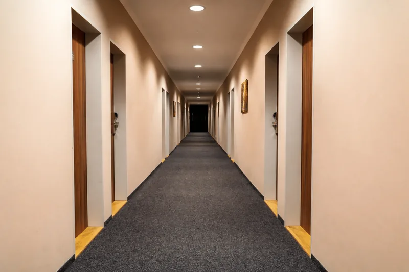 Nettoyage des parties communes de copropriété à Bordeaux — couloirs, escaliers, hall d'entrée
